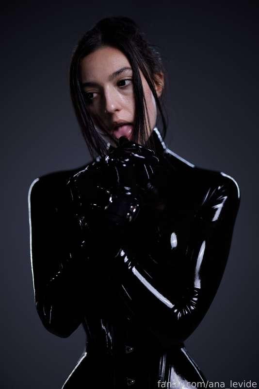 ana_levide image #402