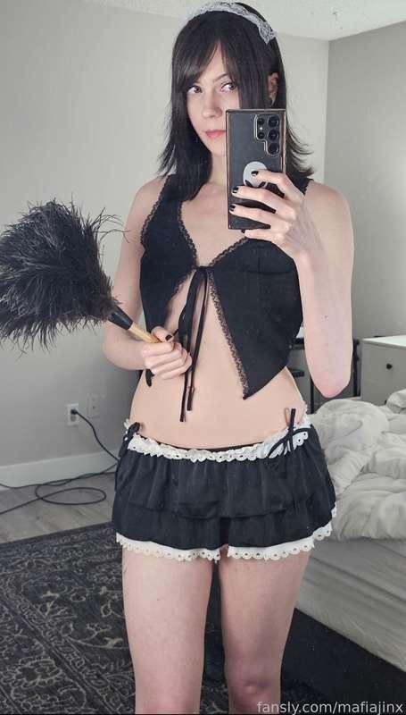 I'll be posting lots of naughty maid content very soon! 💕

#cosplay #maid #lewd