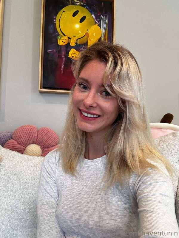 Going live right now on @haven.tunin 💗 come joinnnnn 🥰