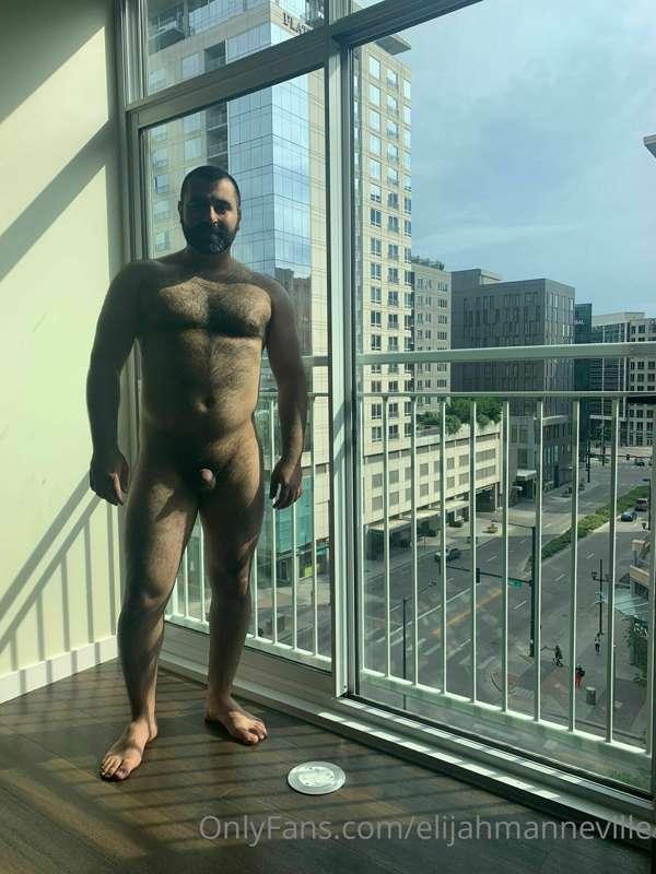 Couple of front pics in different motels/hotels during my US..