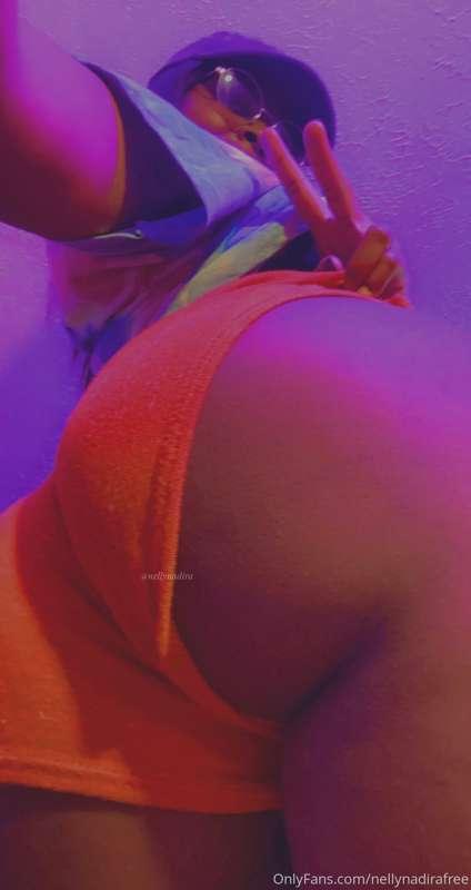 Subscribe to my main page now! I’m horny 💦