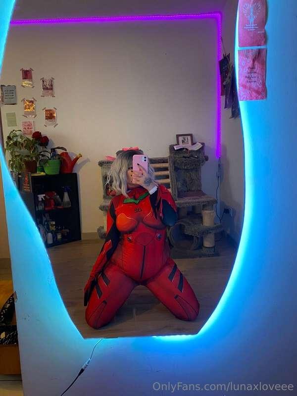 Guess what this cosplay is?❤️