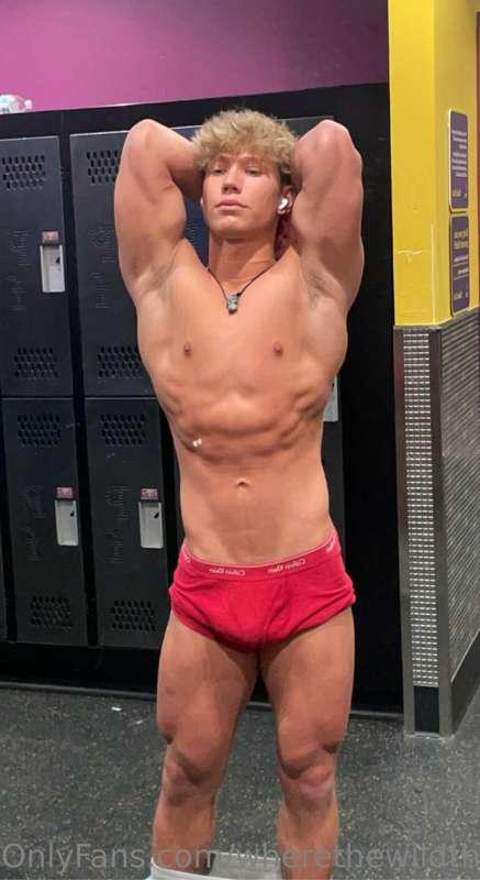 like if you want some @jakesenant  🍆😈👀
