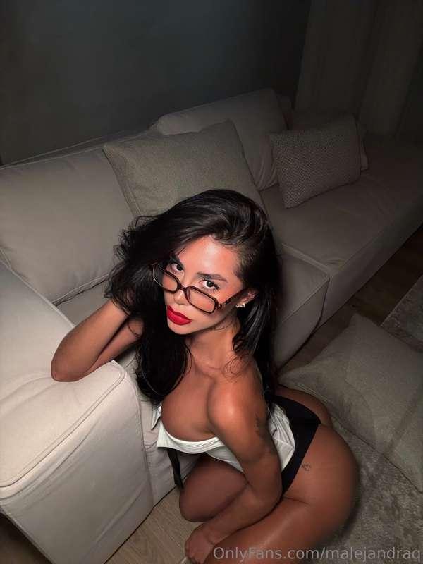 Drop me a message and I’m totally misbehaving😈