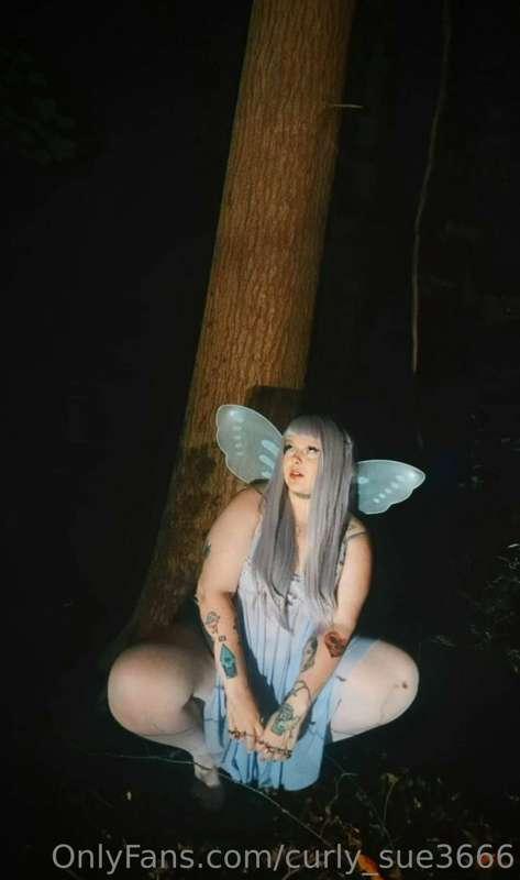 ps the woods are like my top 3 places to fuck around 🧚‍♀️💜