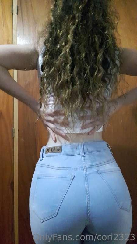 corina2323 image #0
