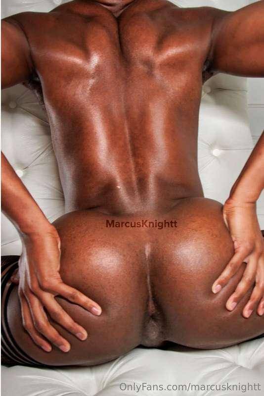 Happy Hump Day everyone! Enjoy these pics I took 🍑🔥