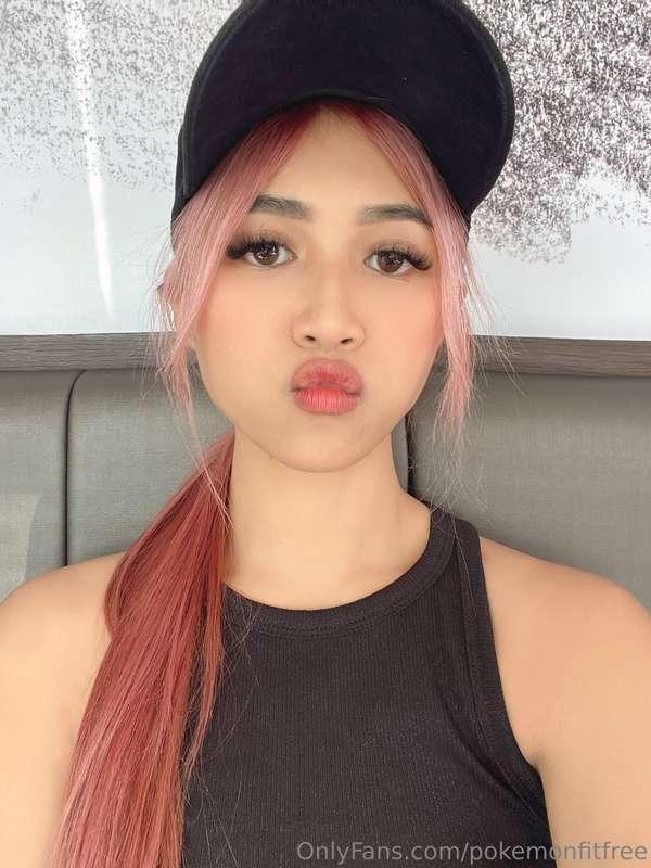 Now it's your turn to kiss me 💋