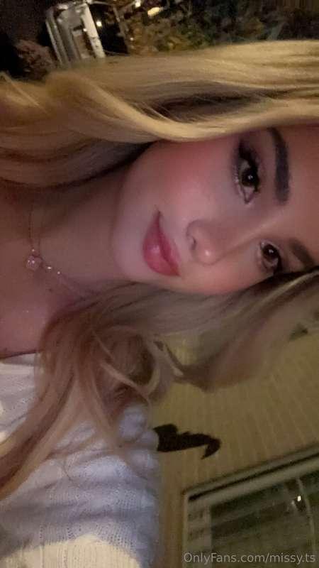 Feeling extra JUICY TODAY… wanna taste? 😈💦Unlock & see why I..