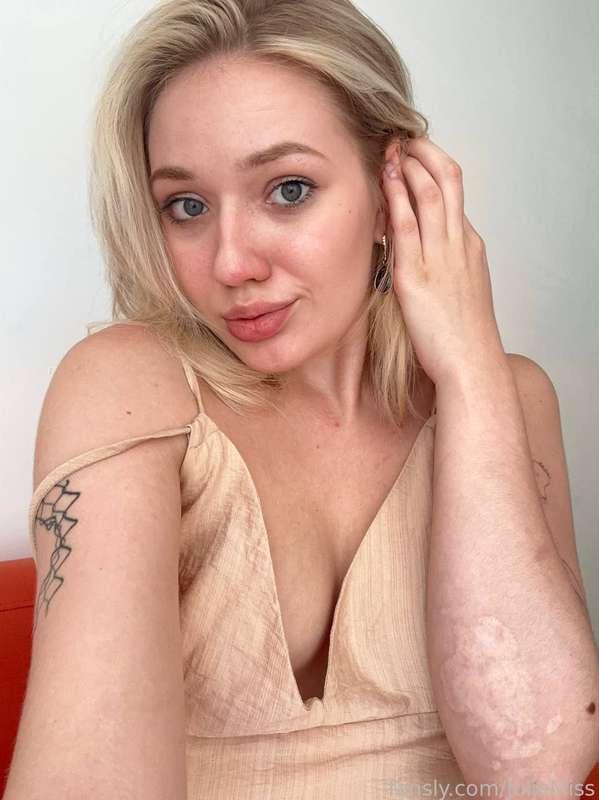 What if we could make content together... What would be your idea? 
@JulieMiss 

#fyp #young #nudes #petite #fuckdoll #fetish #schoolgirl #dickrate