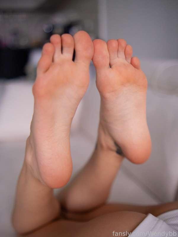 It's just my legs, it's no big deal 🙂




#teen #18 #barelylegal #feet #tiny #girlnextdoor #foot #gfe #sexy #footfetish