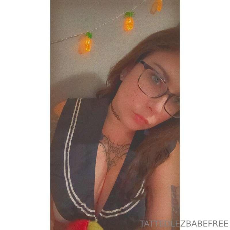🍍🖤 @tattedlezbabe 🖤🍍