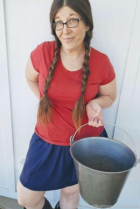 Who is up for some farm chores with me?

#braids #farm #outdoors #glasses #pussy #spreading