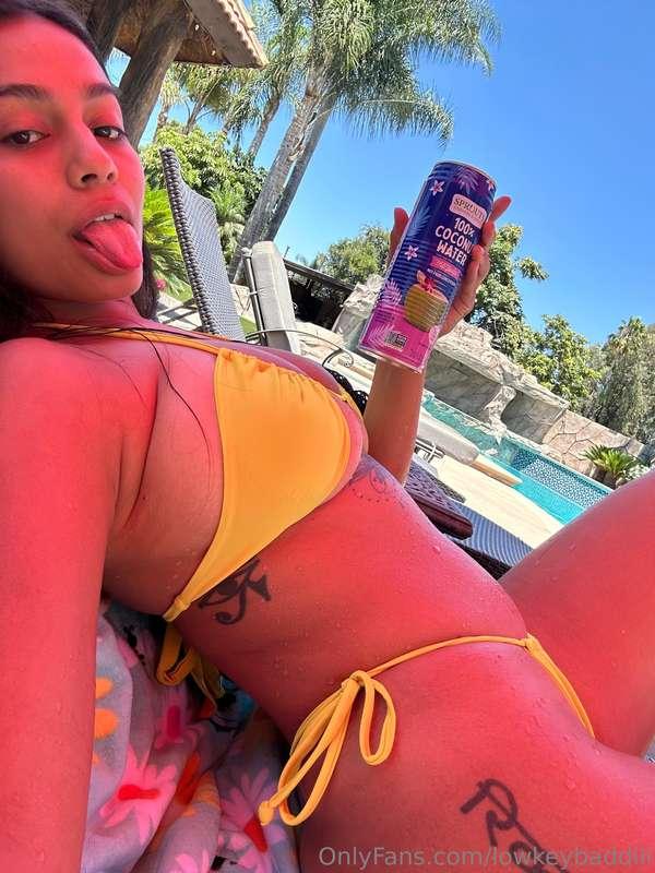 👙 Need my milkiess sucked on