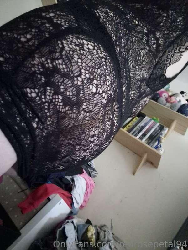 redrosepetal94 image #1