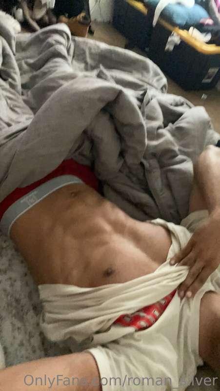 come lay on my abs😈
