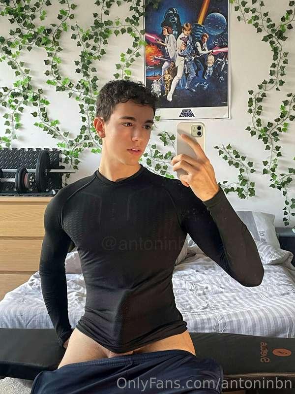 Horny after the training💪🏼
If you want see more come DM 🔞