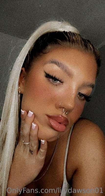 Who’s feeling weak?😈💦