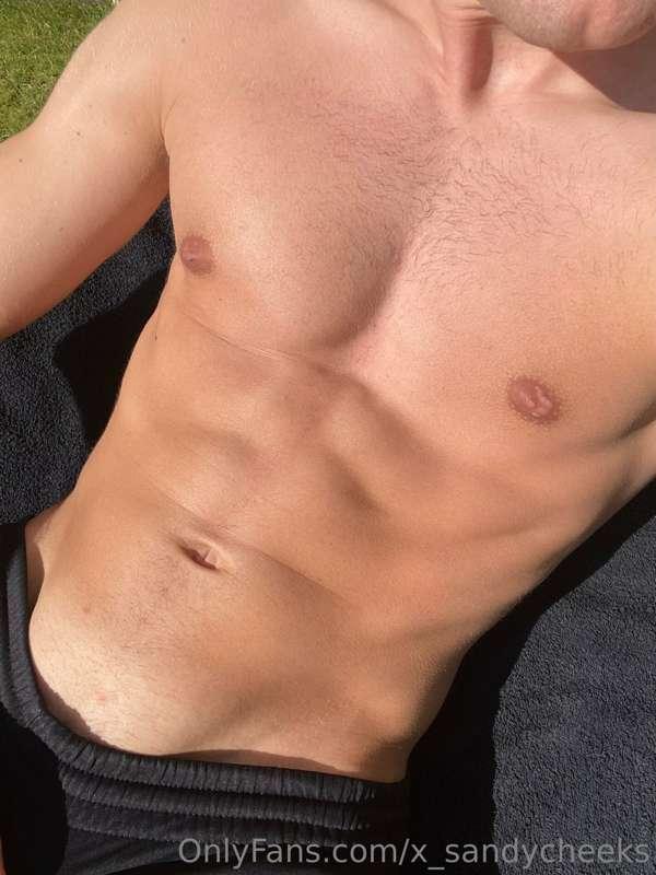 Working on my tan ☀️