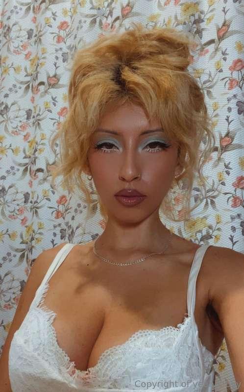 I forgot to show you my halloween costume oopsie 🙈