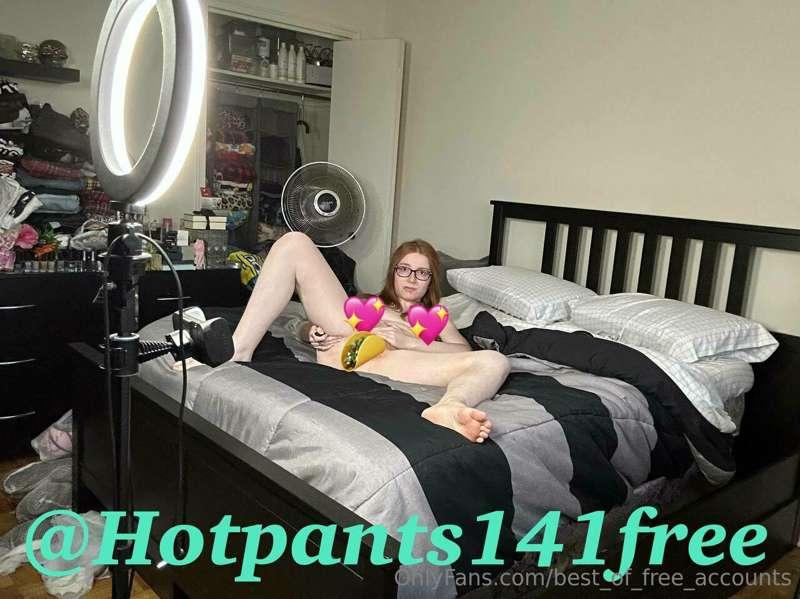 🌵Come see my page for free
💥4’11
💥93 pounds 
💥60 piercings
💥..