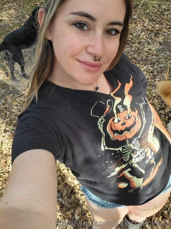 Working in the backyard today 🫣🍂