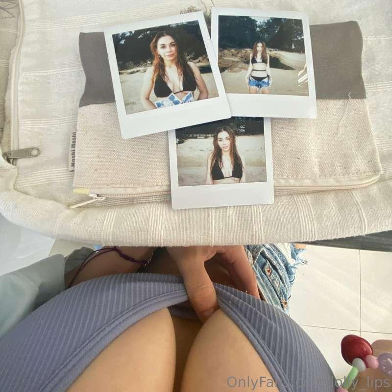 If you don't mind you can buy my Polaroids with my fan sign🍒..