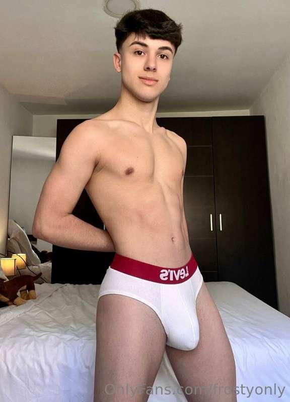 OnlyFan’s NEWEST and HOTTEST Twink @HaydenHill 🥵😈 I can’t ge..