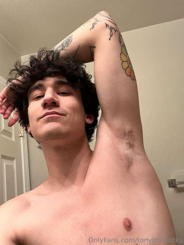Dm me I'm horny and bored