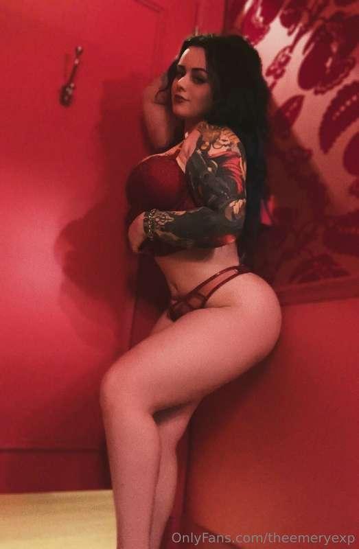 I went to try on all the new Victoria Secret holiday collect..