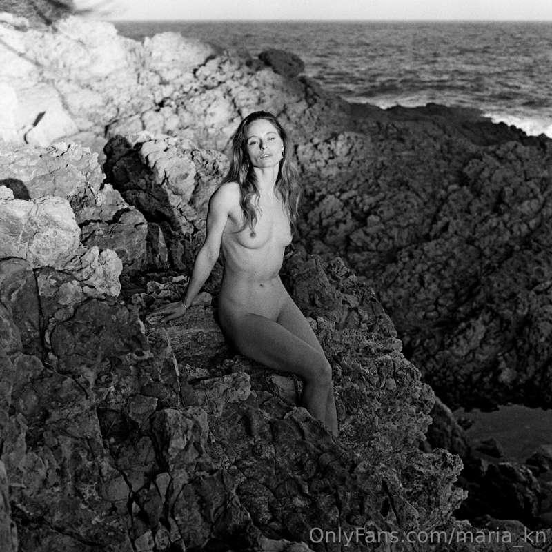These black and whites bring the perfect summer holiday vibe..