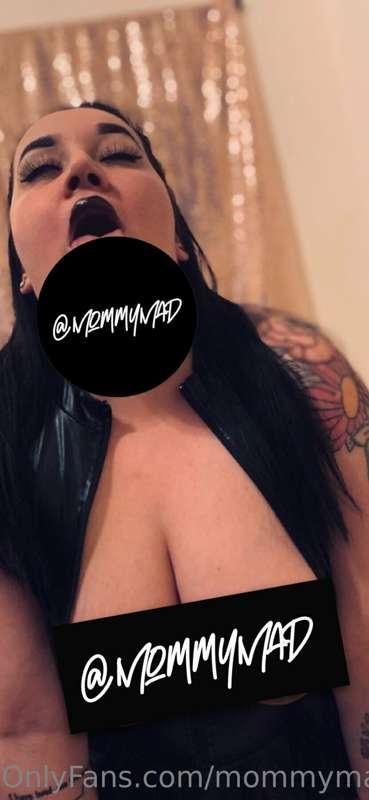 6 days until my birthday 🥳🎉
Send a tip for a FREE FAN SIGN 😈..