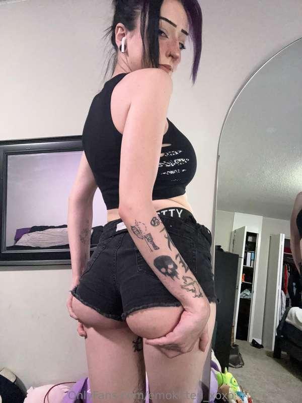 I heard that these shorts fit me.. is that true 🤔