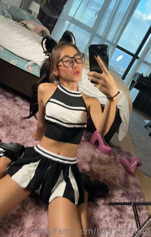 Meow meow meowwww~~~ 
your naughty little kitty is waiting f..