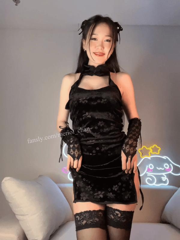 Royalty Archived content 👑
Do you like it when I tease you?~ 
I bend over for you so you can see my juicy ass 🍑💦
My g-string panties are barely covering my pussy 🥵

#fyp #asian #cosplay #stockings #ass #booty #cute #petite