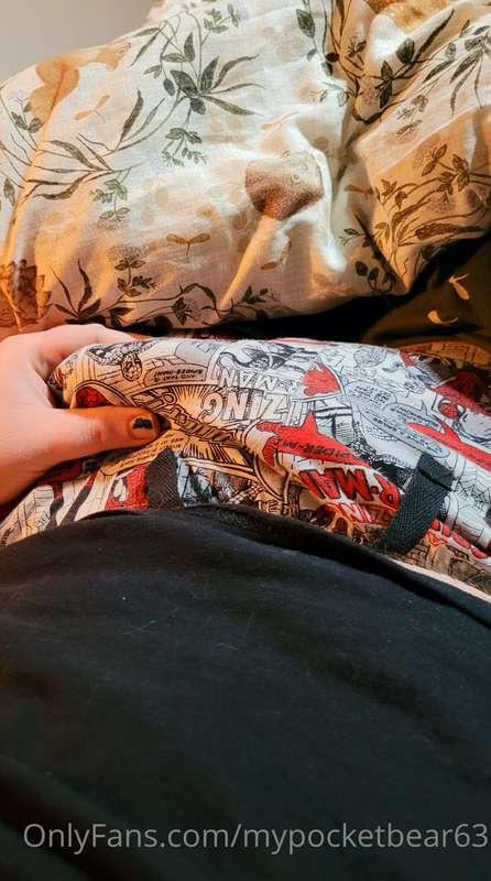 Morning wood in my pjs POV... the best way to wake up 🍆🌄