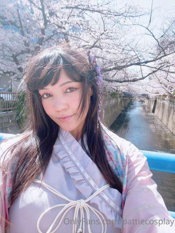 I went to view the lovely Sakura blossoms💕 I’m very happy I ..