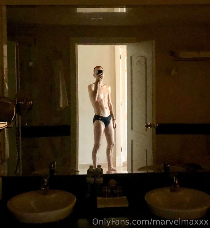 Do u like a tight Speedo? 😈