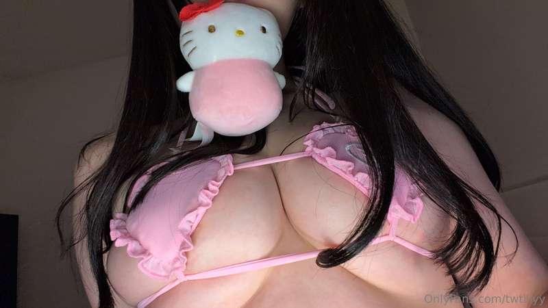 twtlilyy image #2
