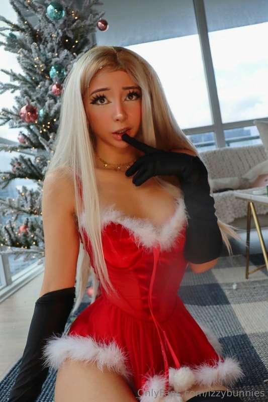wanna play with me and get on the naughty list? 🥵 i got a bi..