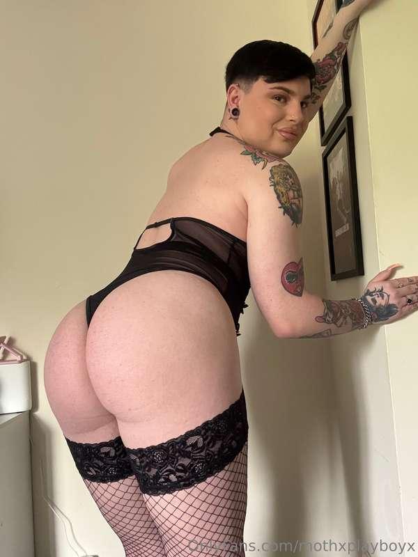 mothxplayboyx image #0