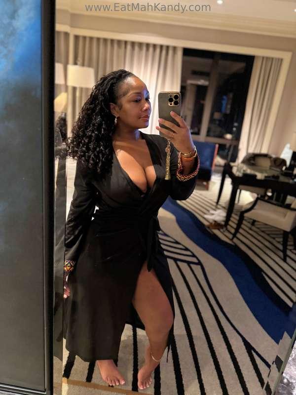 Good morning bae ☺️ my birthday next week ☺️ what u getting ..