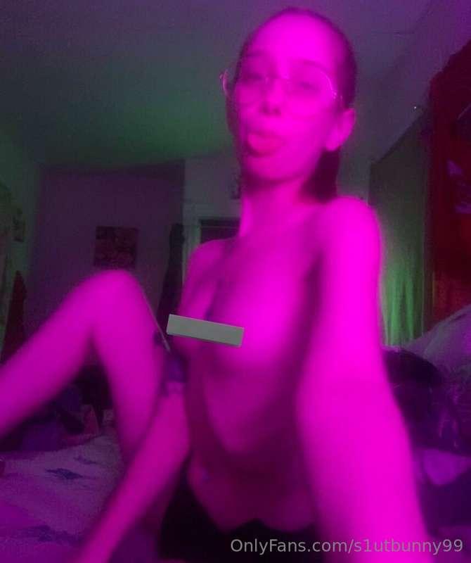 Feet 👣💦
Tight pussy, ass, titty pics/nudes 🥵
Would you like ..