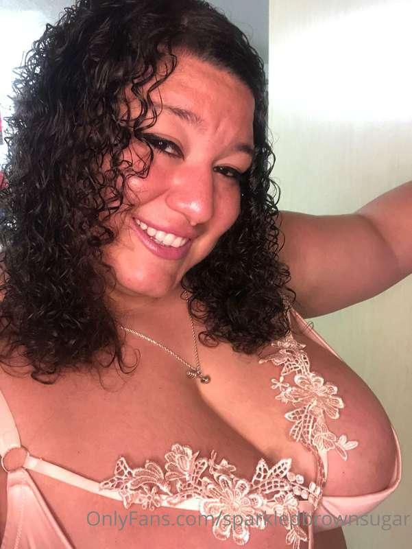 Ok. Had to do one still shot while in that bra 🌸