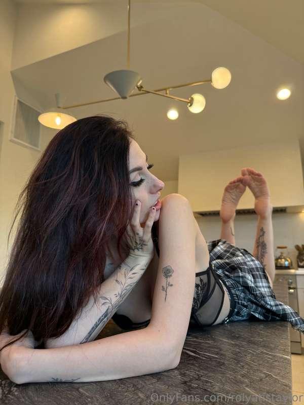 DM me as soon as u see this! 🖤