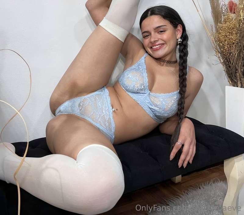 ⚡️@sweetmilllie NOW WET⚡️Oh my god @sweetmilllie wants you....