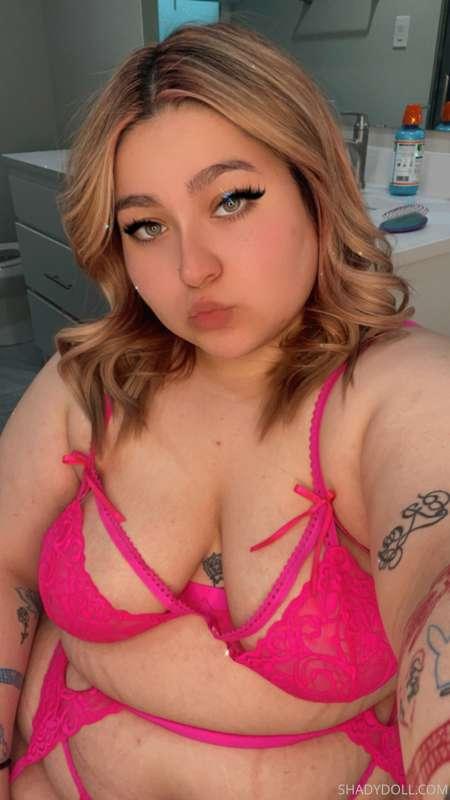Message me rn I’m horny 🙈💦