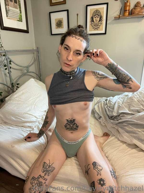 I’m bed all day… are you gunna come play with me? 🥵