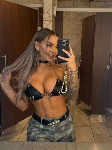 Quickie in the bathroom?💦