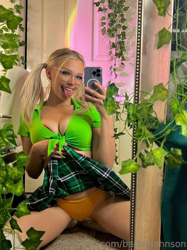 Let’s make tonight exciting 🔥 DM me and let’s sext 💋